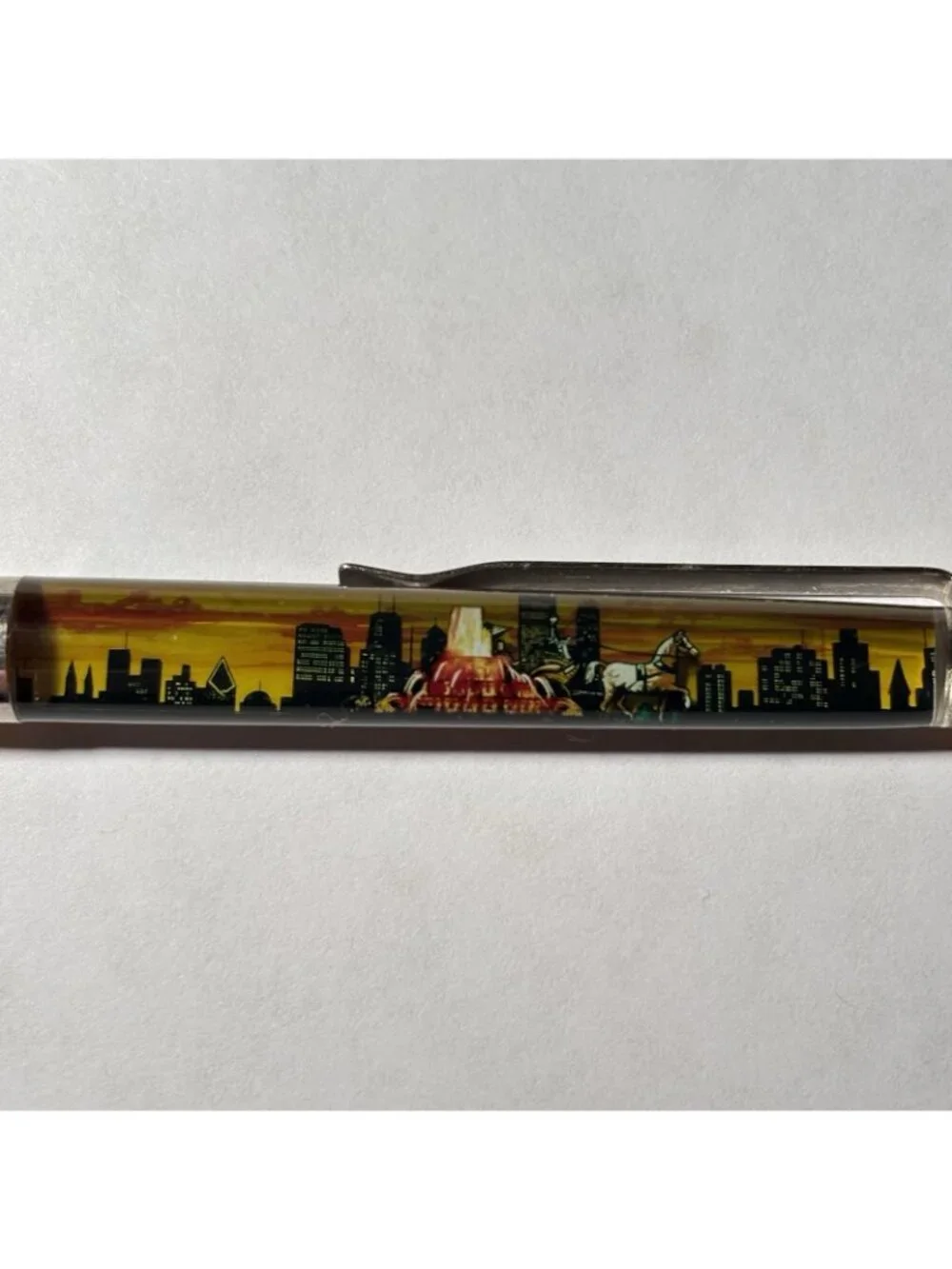Buckingham Fountain Floaty Pen Chicago People in Horsedrawn Carriage Move Vtg